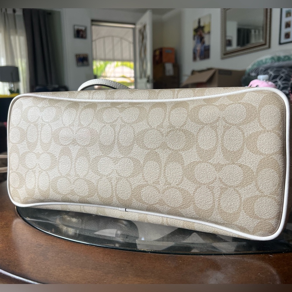 Coach Drawstring Carryall Bag - Picture 3 of 8